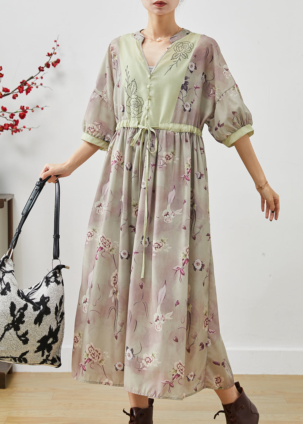 Classic Vintage Dress with a Flattering Fit