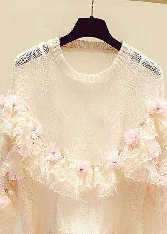 Well Tailored Sweater with a Graceful Silhouette