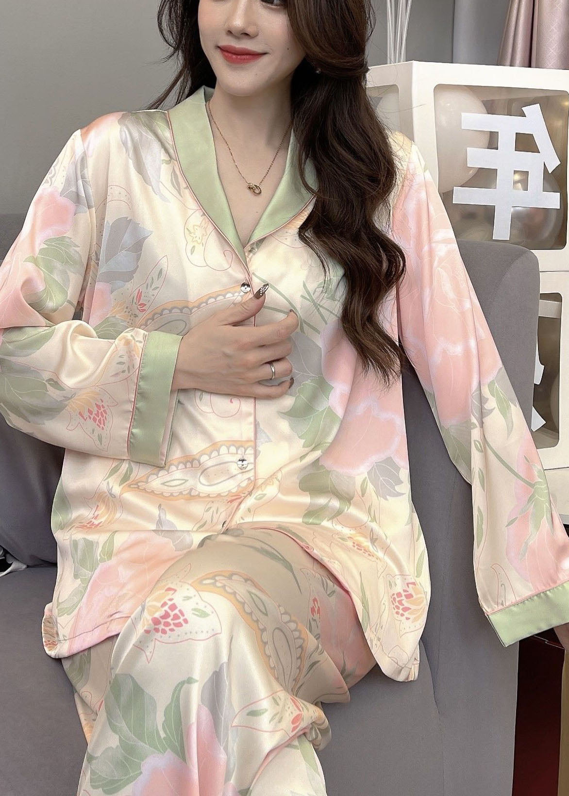 Finely Styled Garment with a Classic Vintage Look
