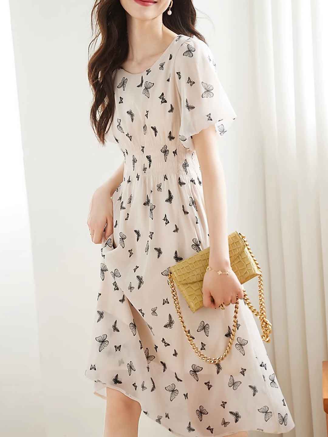 Well Tailored Dress with a Graceful Silhouette