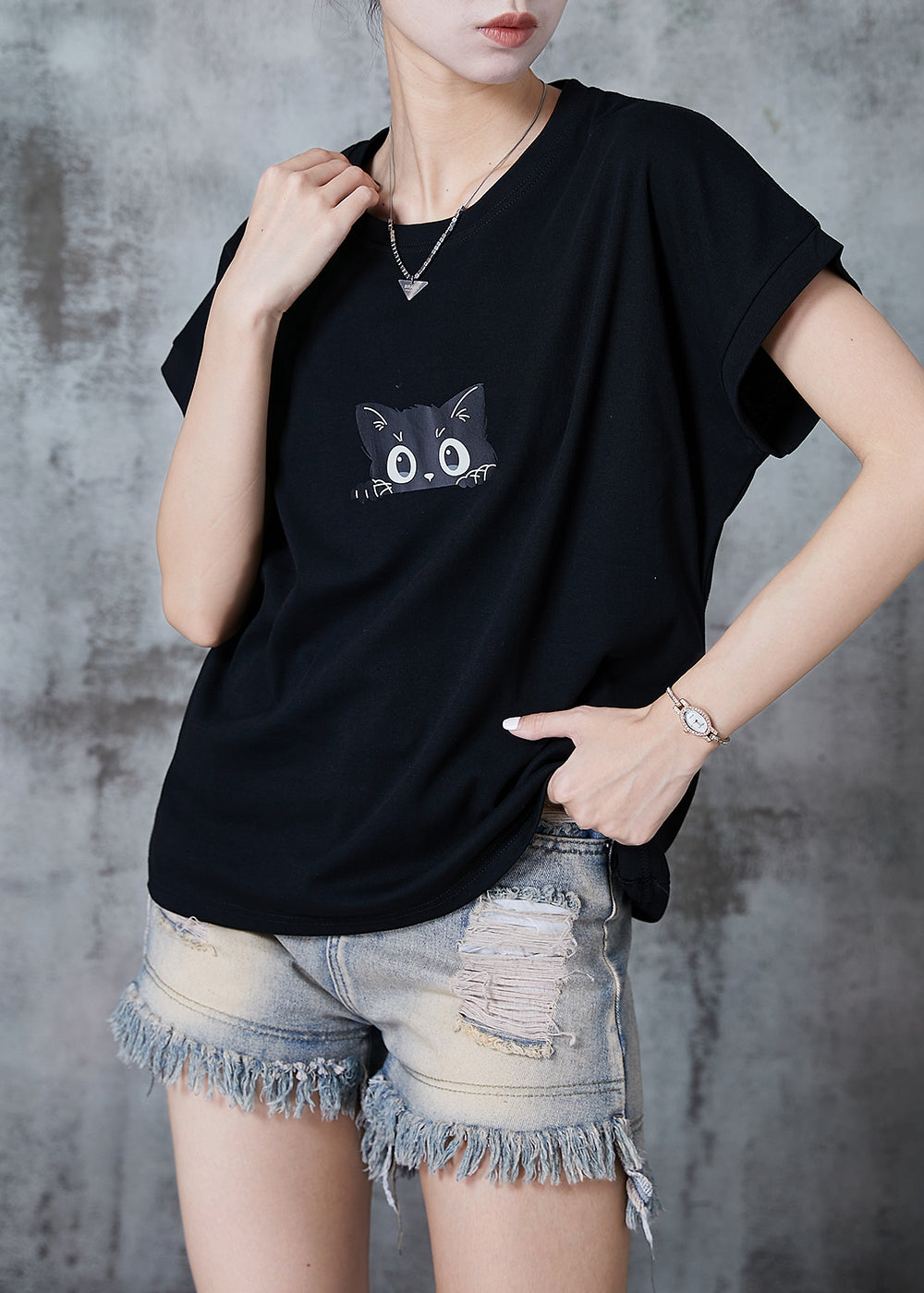 Effortlessly Elegant Top with a Timeless Design