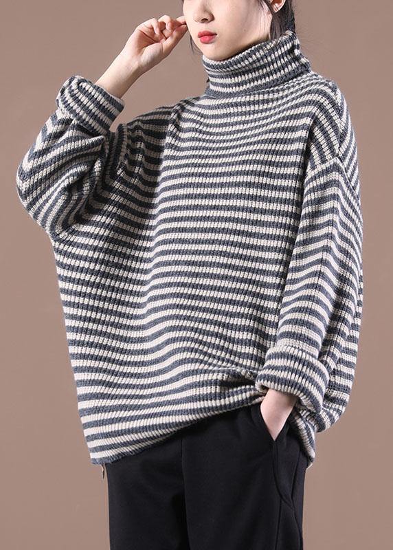 A Vintage Style Top with Delicate Timeless Details