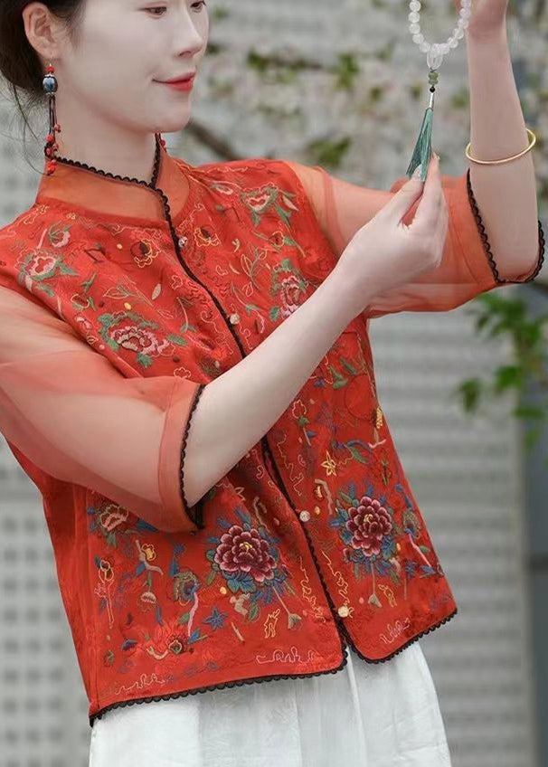 Effortlessly Elegant Top with a Timeless Design