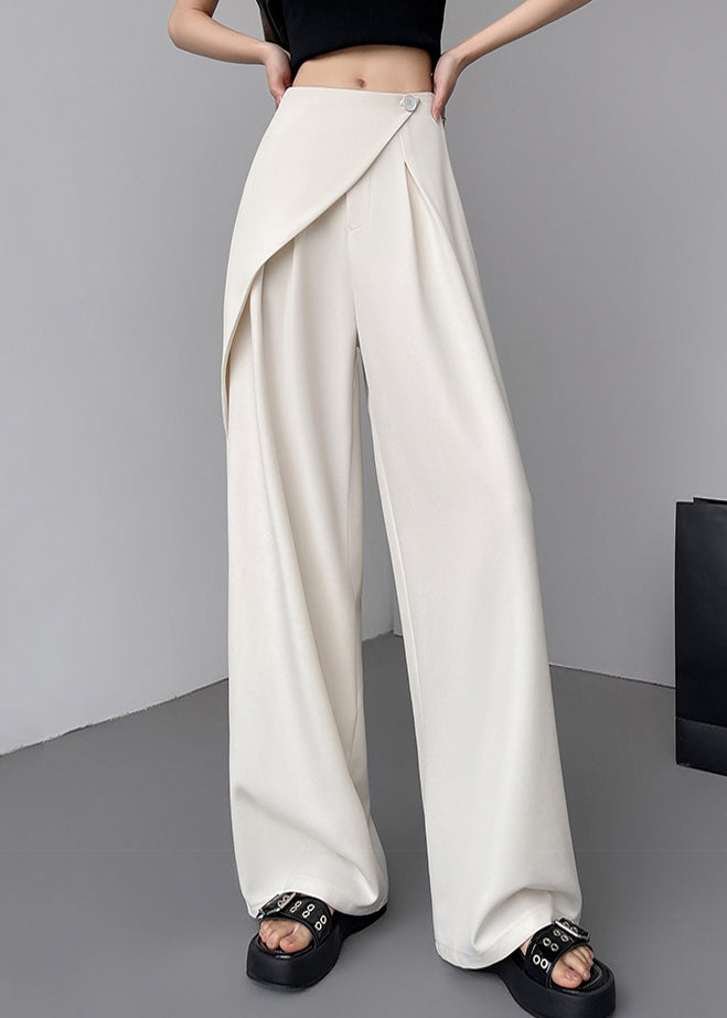Effortlessly Elegant Pants with a Timeless Design