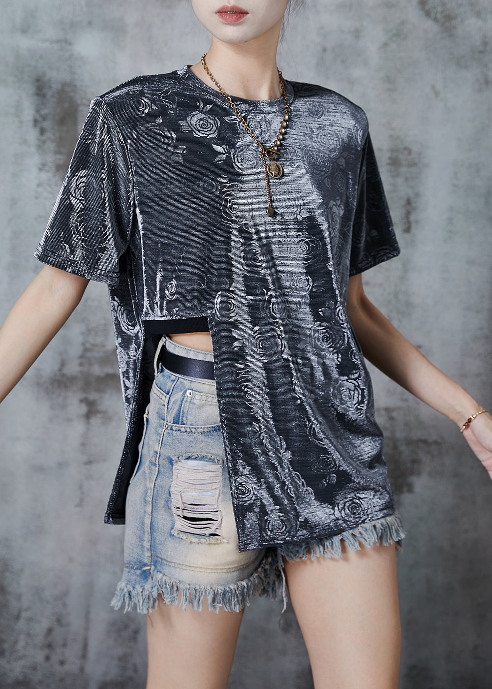 Effortlessly Elegant Top with a Timeless Design