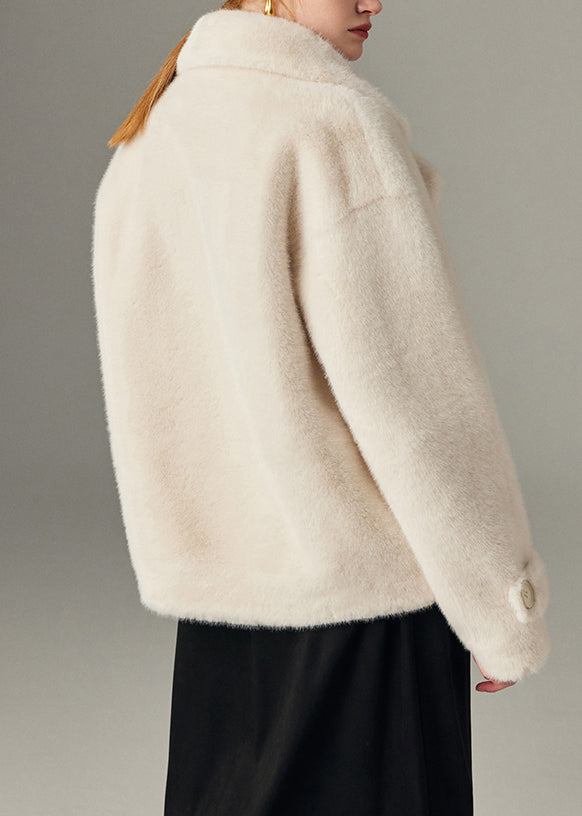 Elegantly Styled Coat for Everyday Wear