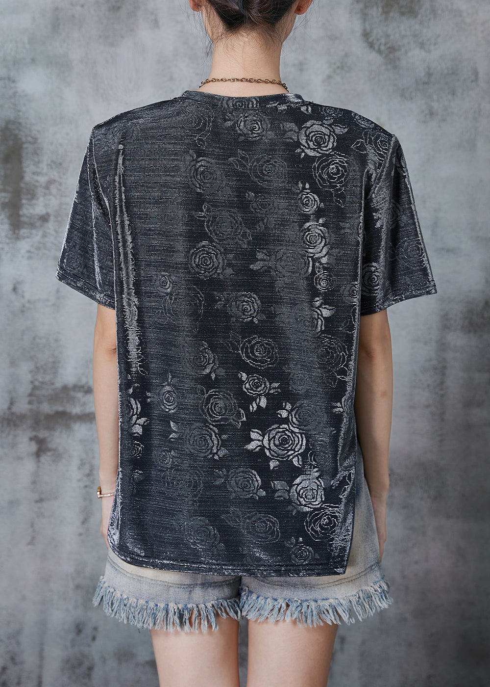 Effortlessly Elegant Top with a Timeless Design