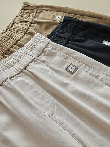 Effortlessly Elegant Pants with a Timeless Design
