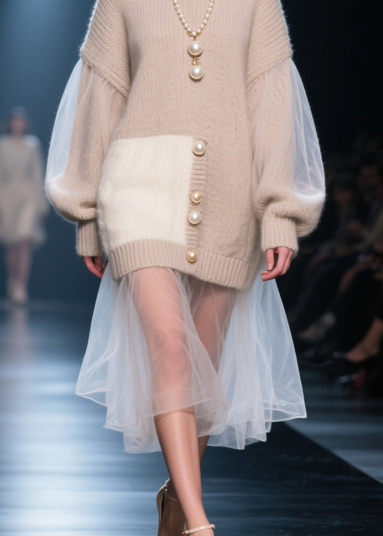 Well Tailored Sweater with a Graceful Silhouette