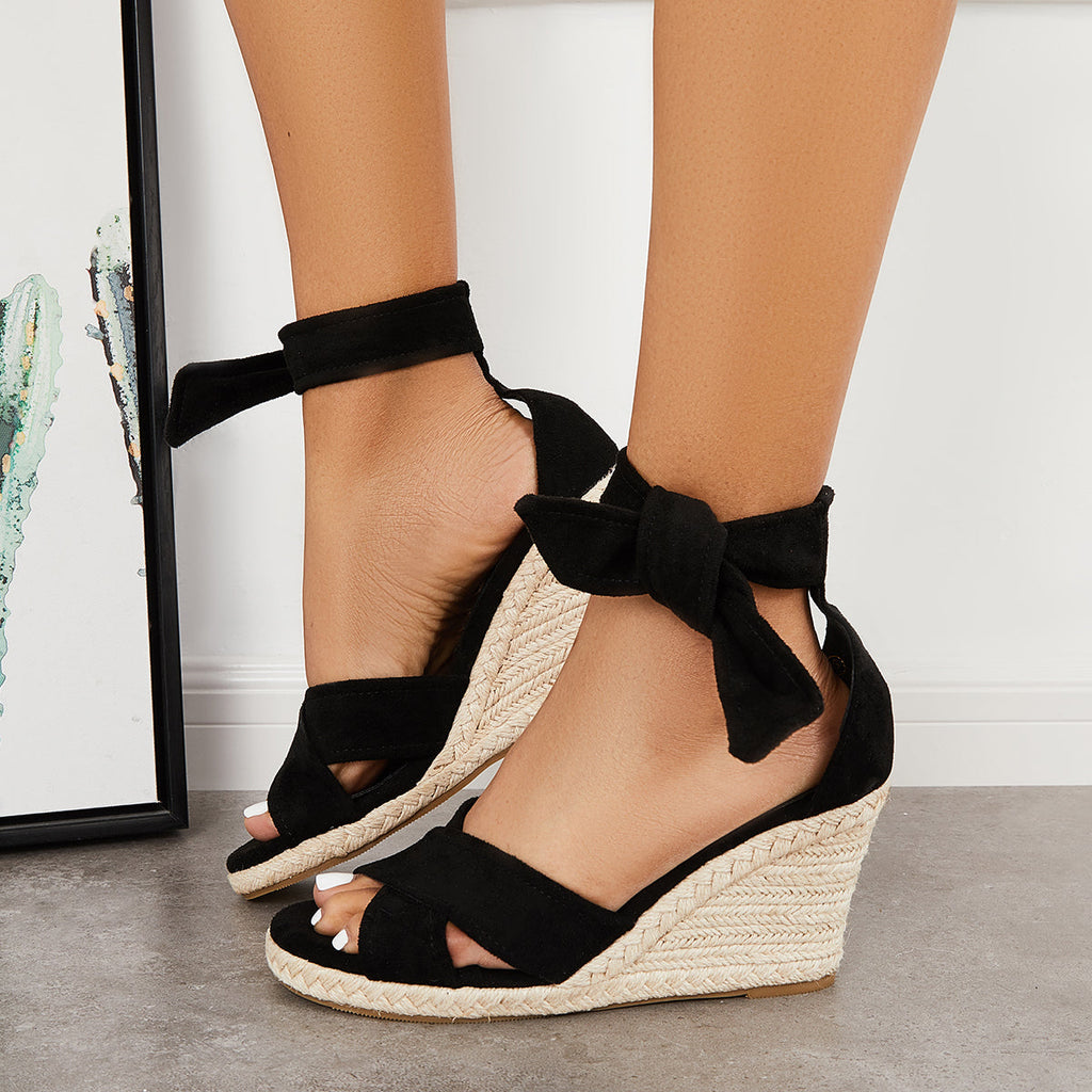 Graceful Orthopedic Sandals for Modern Look