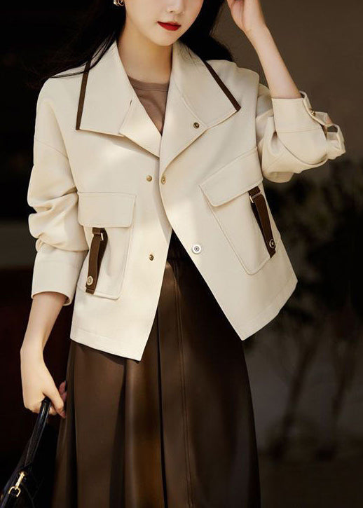 Well Tailored Coat with a Graceful Silhouette