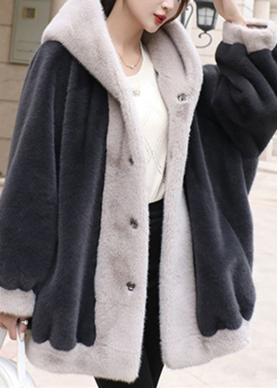 Effortlessly Elegant Coat with a Timeless Design