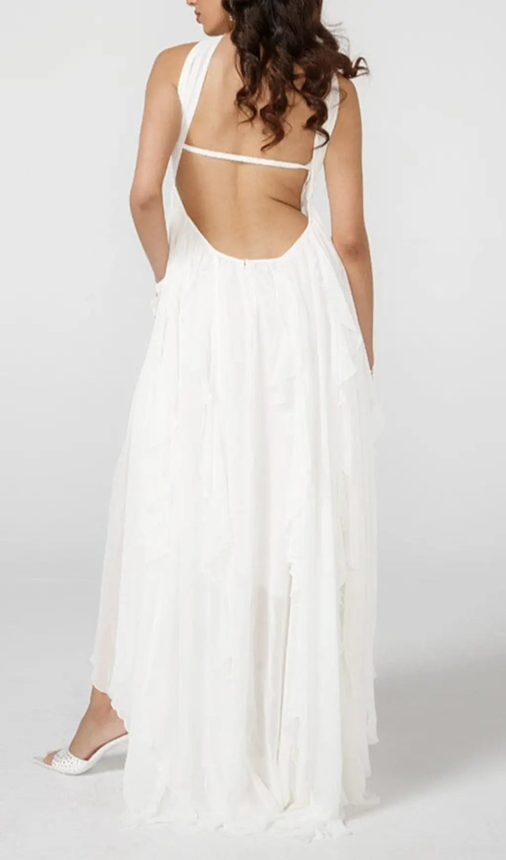 Beautifully Finished Dress in a Timeless Design