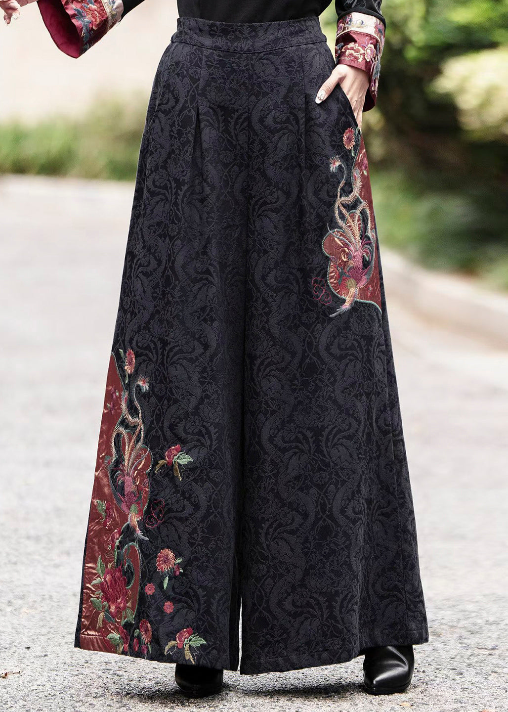 Elegantly Styled Pants for Everyday Wear