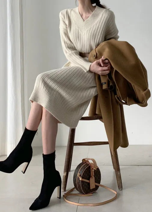 Classic Vintage Dress with a Flattering Fit