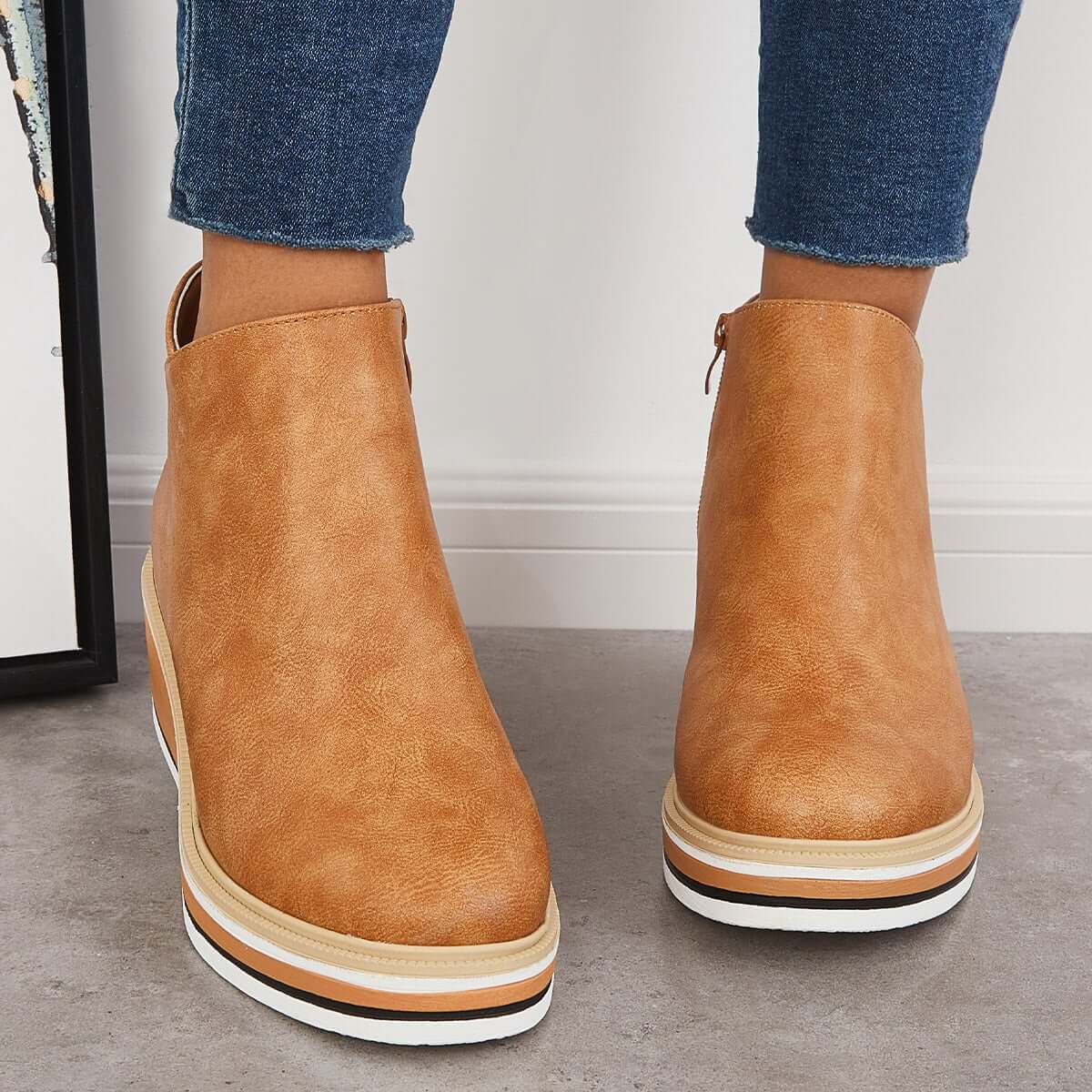 Classic Orthopedic Sneakers with Timeless Style