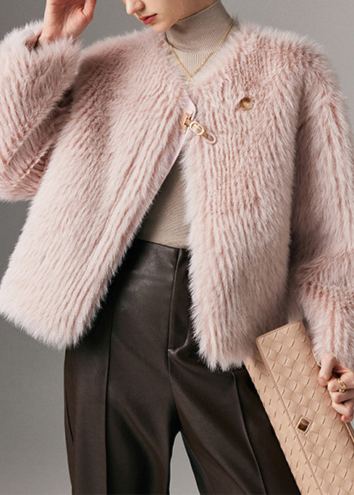 Beautifully Finished Coat in a Timeless Design