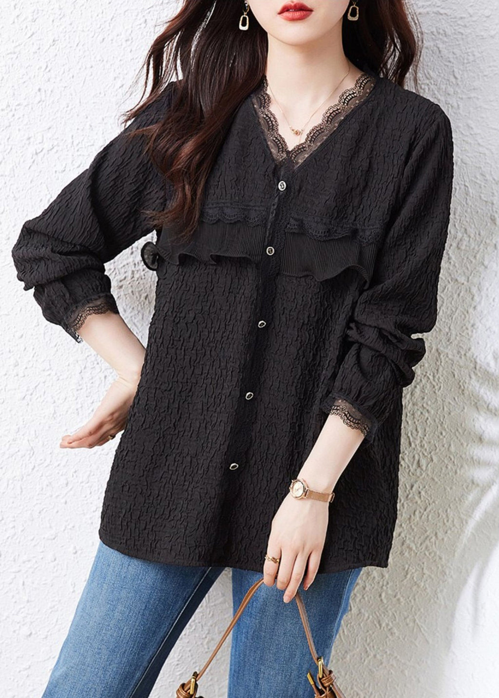 Well Tailored Top with a Graceful Silhouette