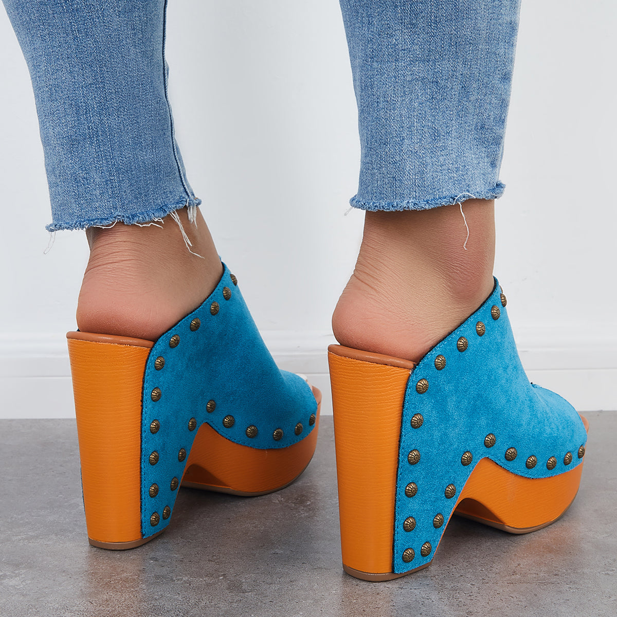 Chic Orthopedic Sandals with Unique Design