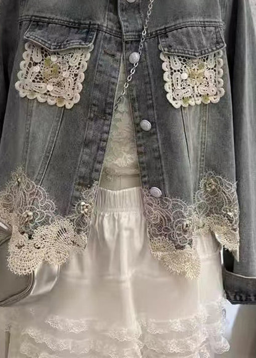 Effortlessly Elegant Jacket with a Timeless Design