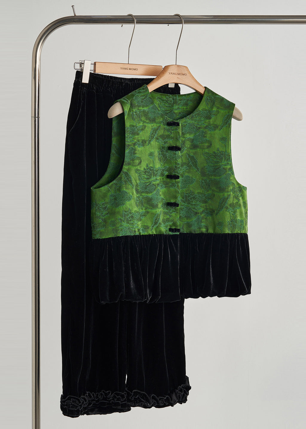 Effortlessly Elegant Garment with a Timeless Design