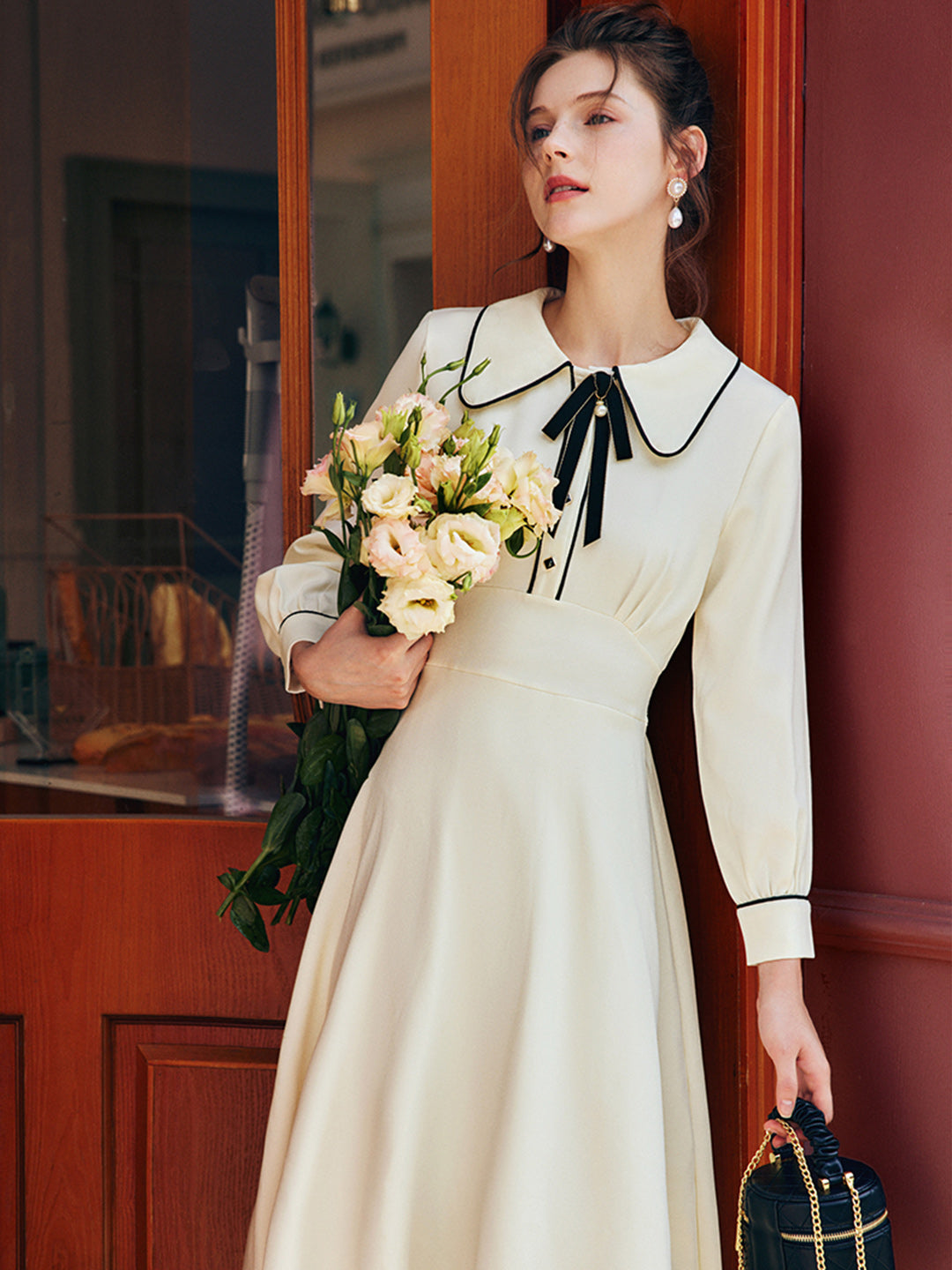 Classic Vintage Dress with a Flattering Fit