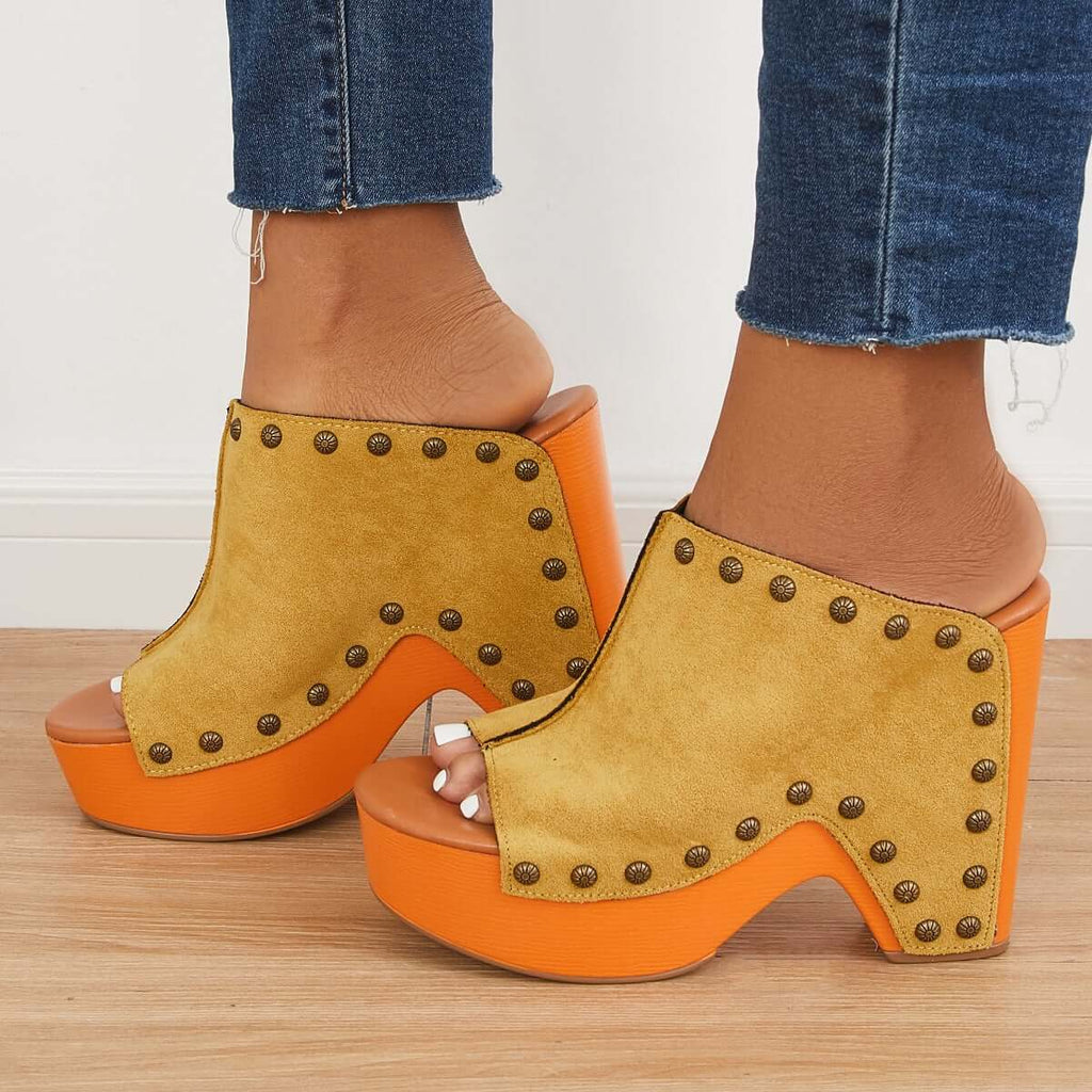 Chic Orthopedic Sandals with Unique Design