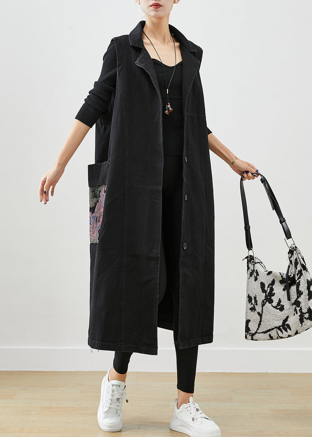 Effortlessly Elegant Garment with a Timeless Design