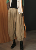 Effortlessly Elegant Pants with a Timeless Design