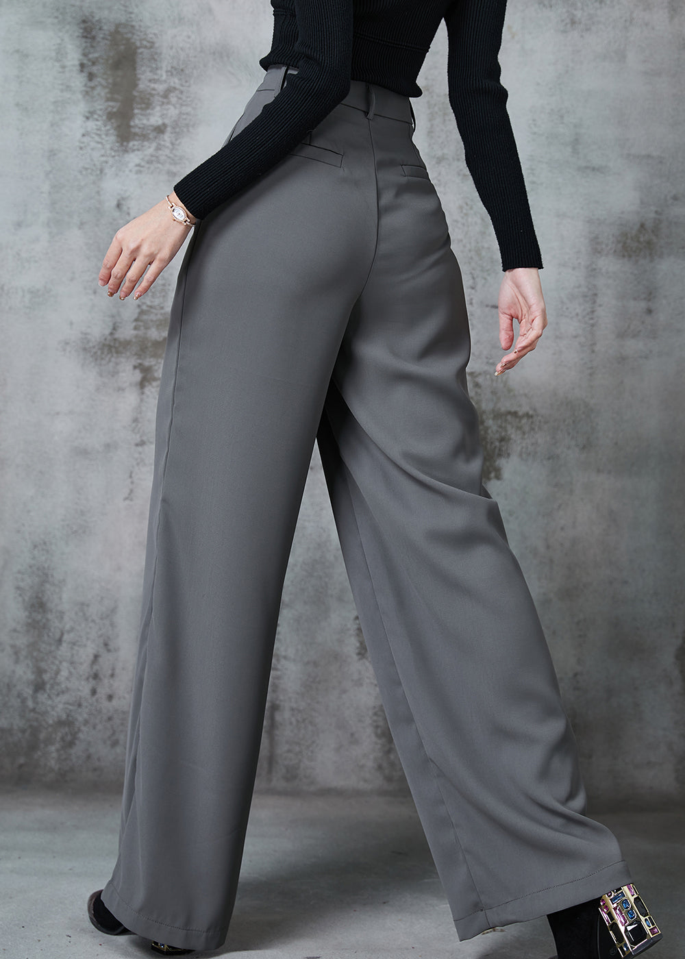 Elegantly Styled Pants for Everyday Wear