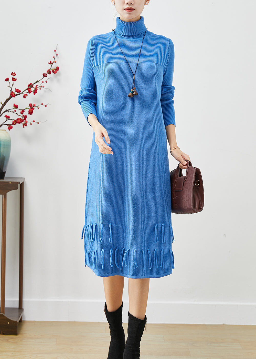 Beautifully Finished Dress in a Timeless Design