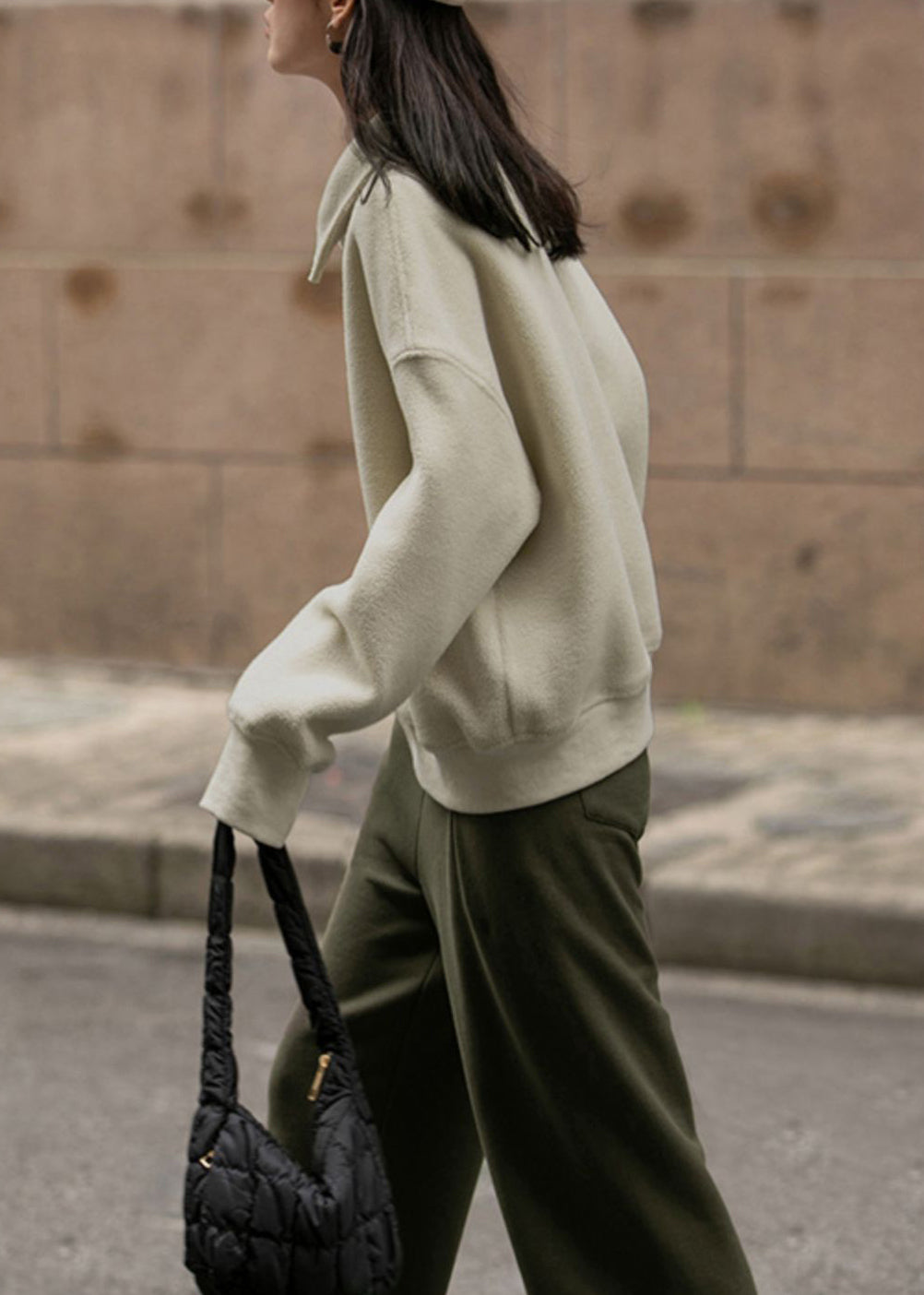 Beautifully Finished Top in a Timeless Design