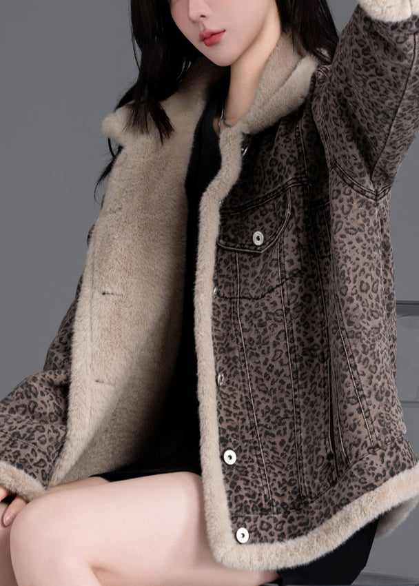 Sophisticated Jacket with a Clean Classic Look