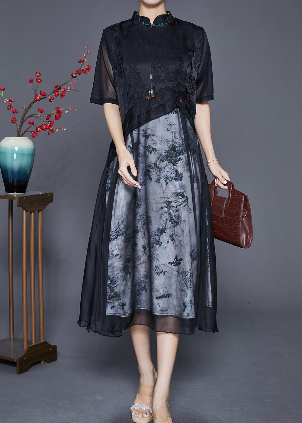 Well Tailored Dress with a Graceful Silhouette