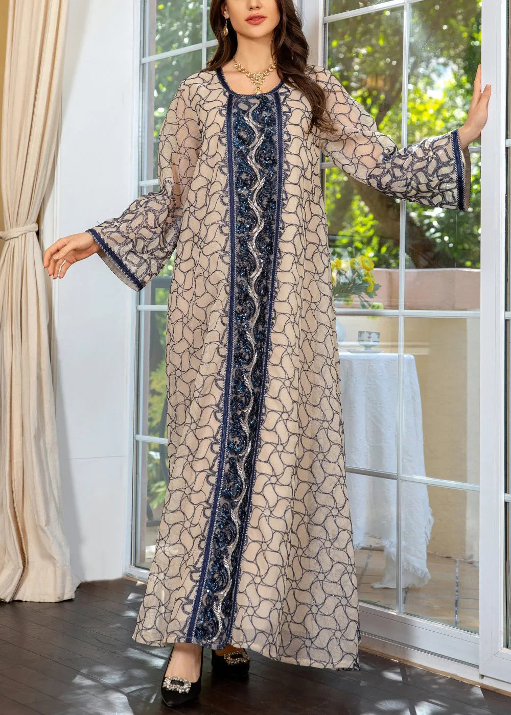 Classic Vintage Dress with a Flattering Fit