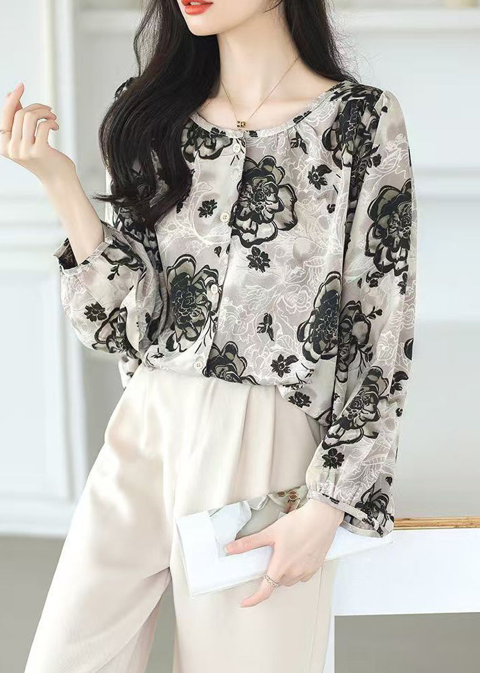 Effortlessly Elegant Blouse with a Timeless Design