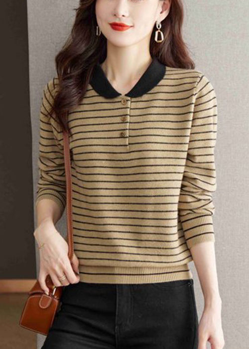 Effortlessly Elegant Sweater with a Timeless Design