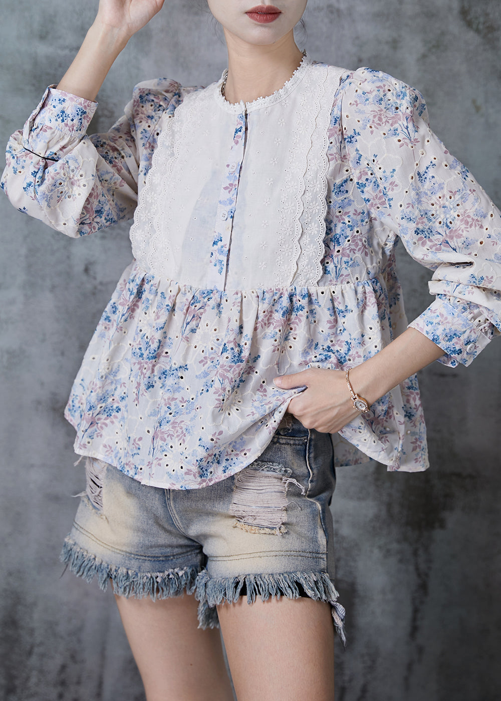 Effortlessly Elegant Shirt with a Timeless Design