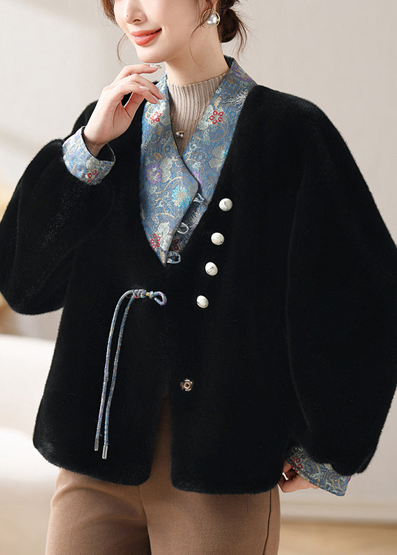 Gracefully Styled Coat for Any Occasion