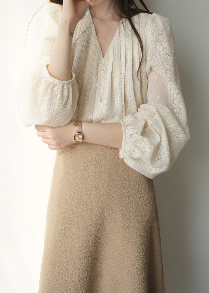 Classic Vintage Shirt with a Flattering Fit