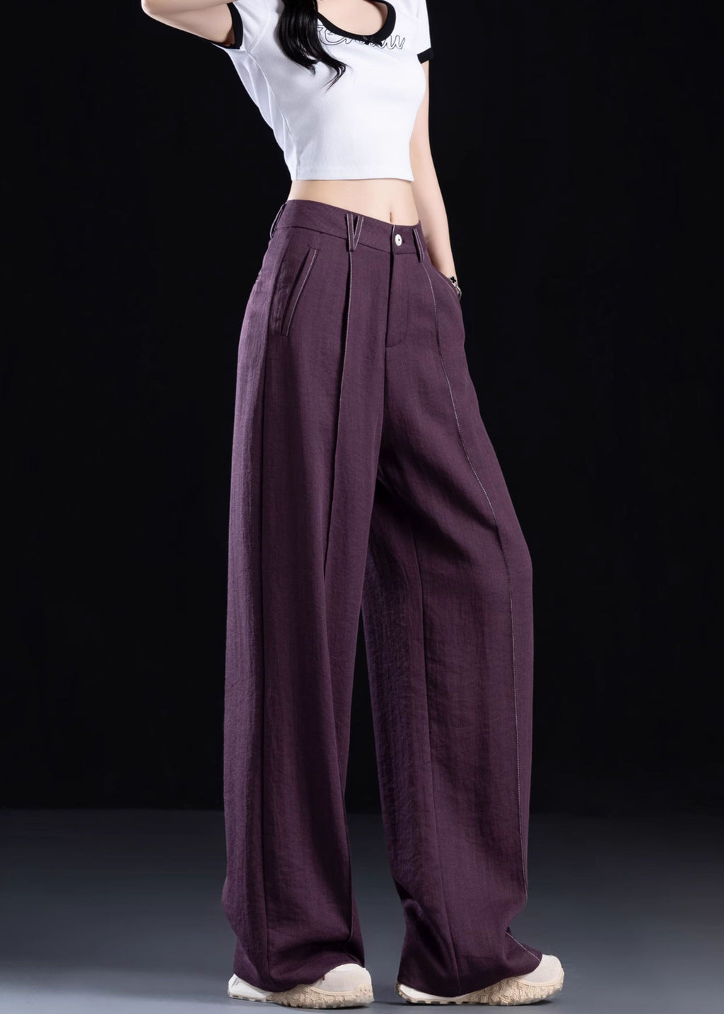 Effortlessly Elegant Pants with a Timeless Design