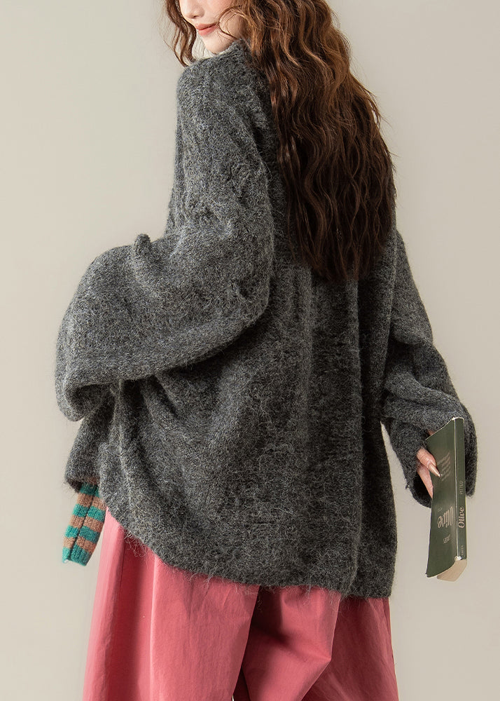 Effortlessly Elegant Sweater with a Timeless Design