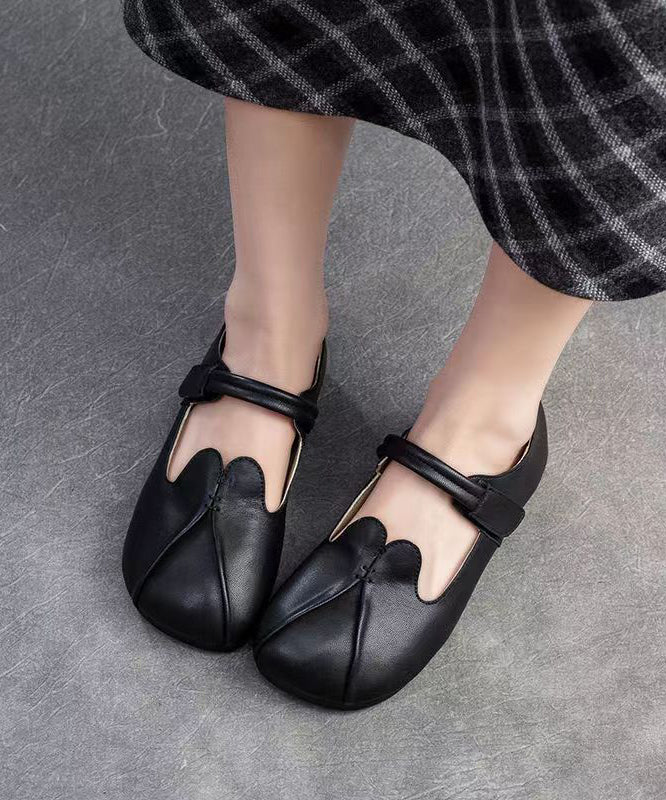 Chic Orthopedic Flats with Unique Design