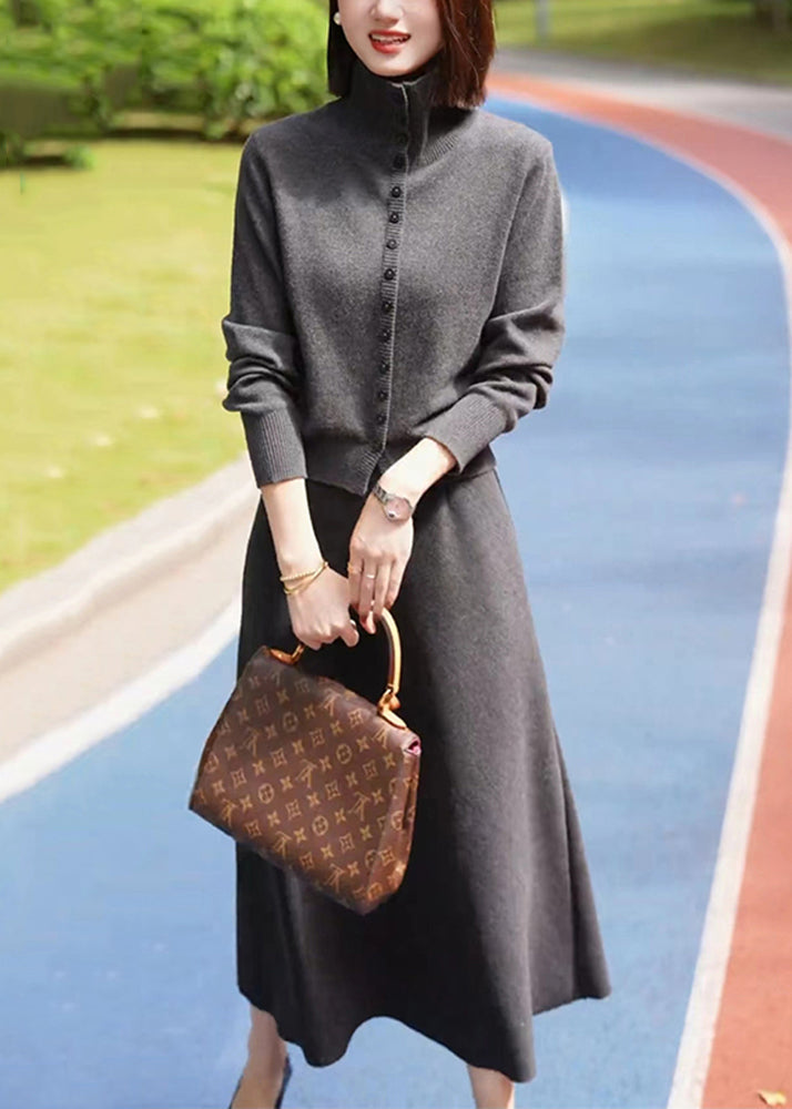 Effortlessly Elegant Cardigan with a Timeless Design