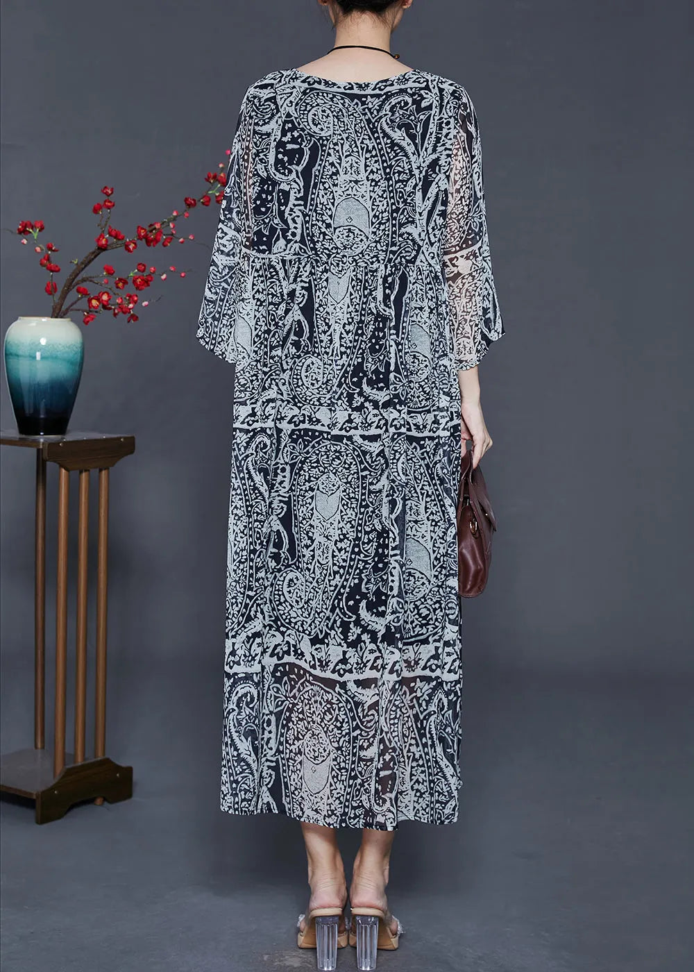 Beautifully Crafted Dress in a Classic Style