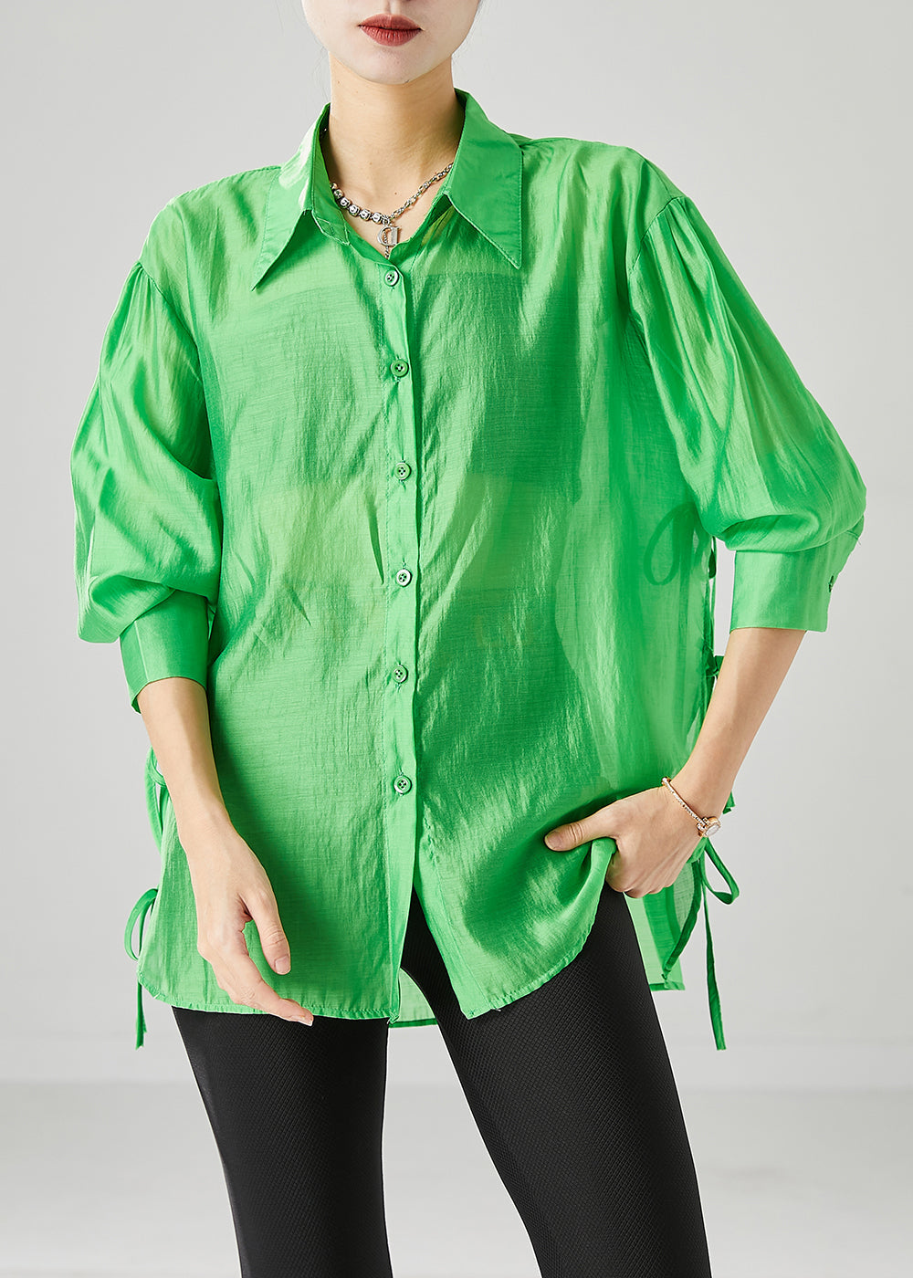 Classic Vintage Blouse with a Flattering Fit