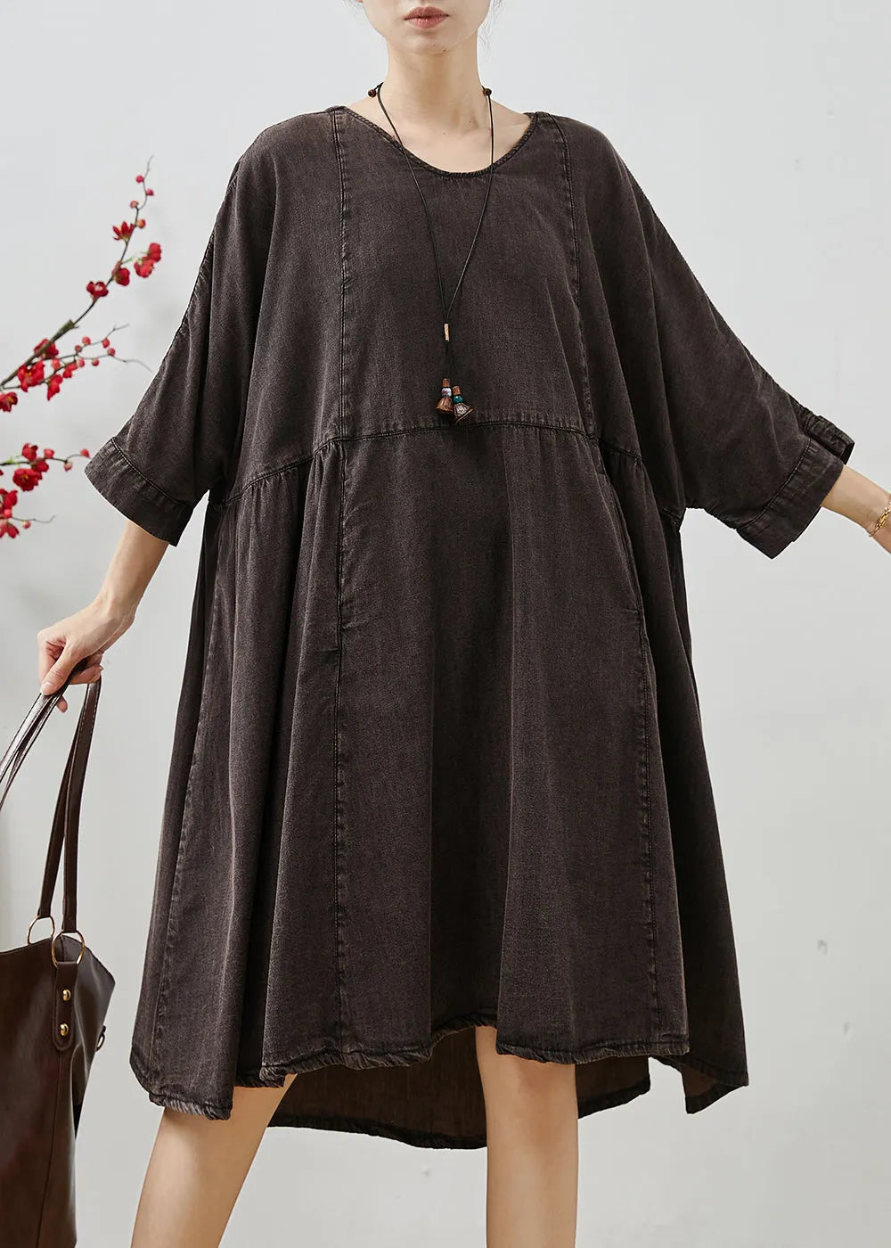 Effortlessly Elegant Dress with a Timeless Design