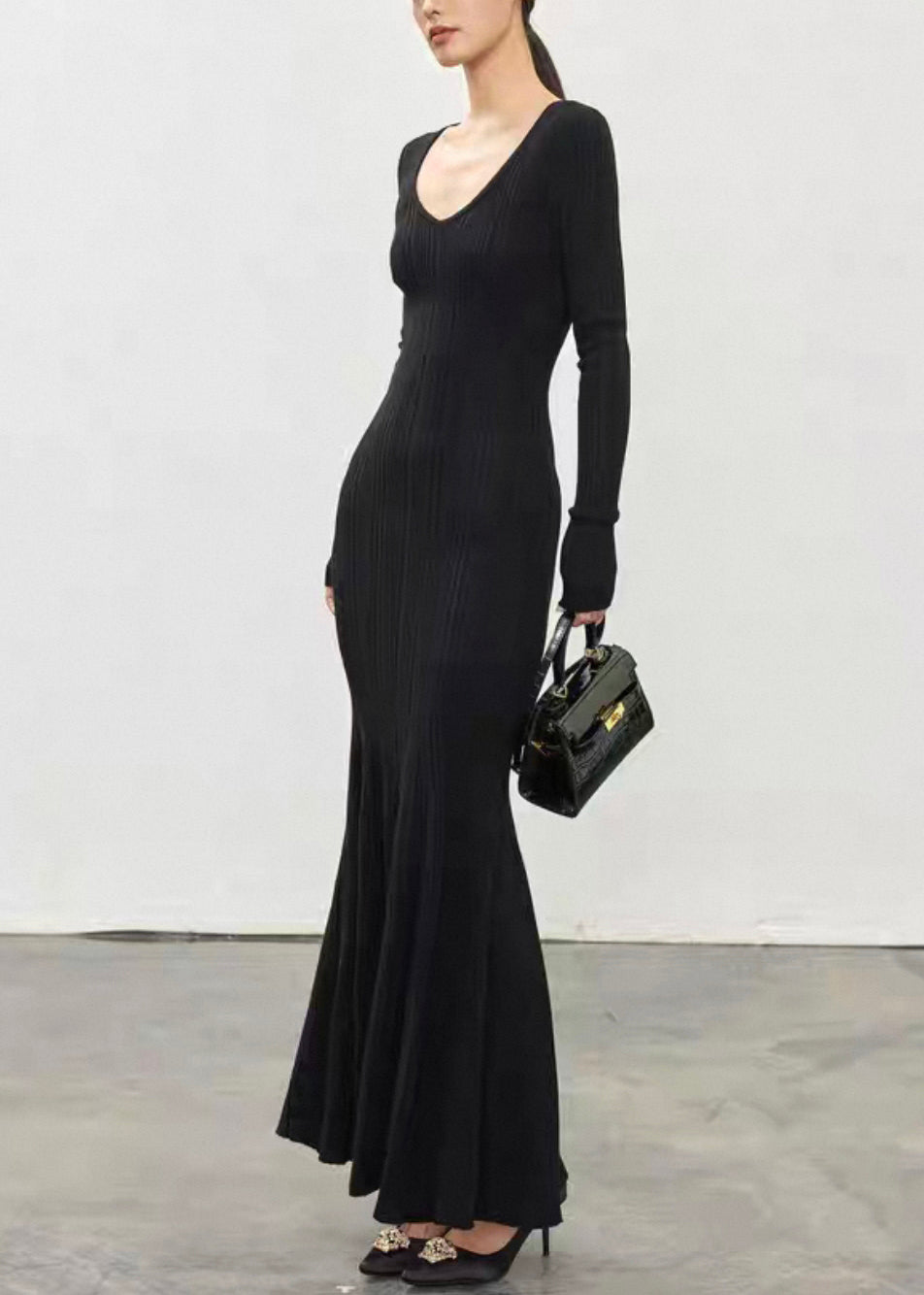 Gracefully Styled Dress for Any Occasion