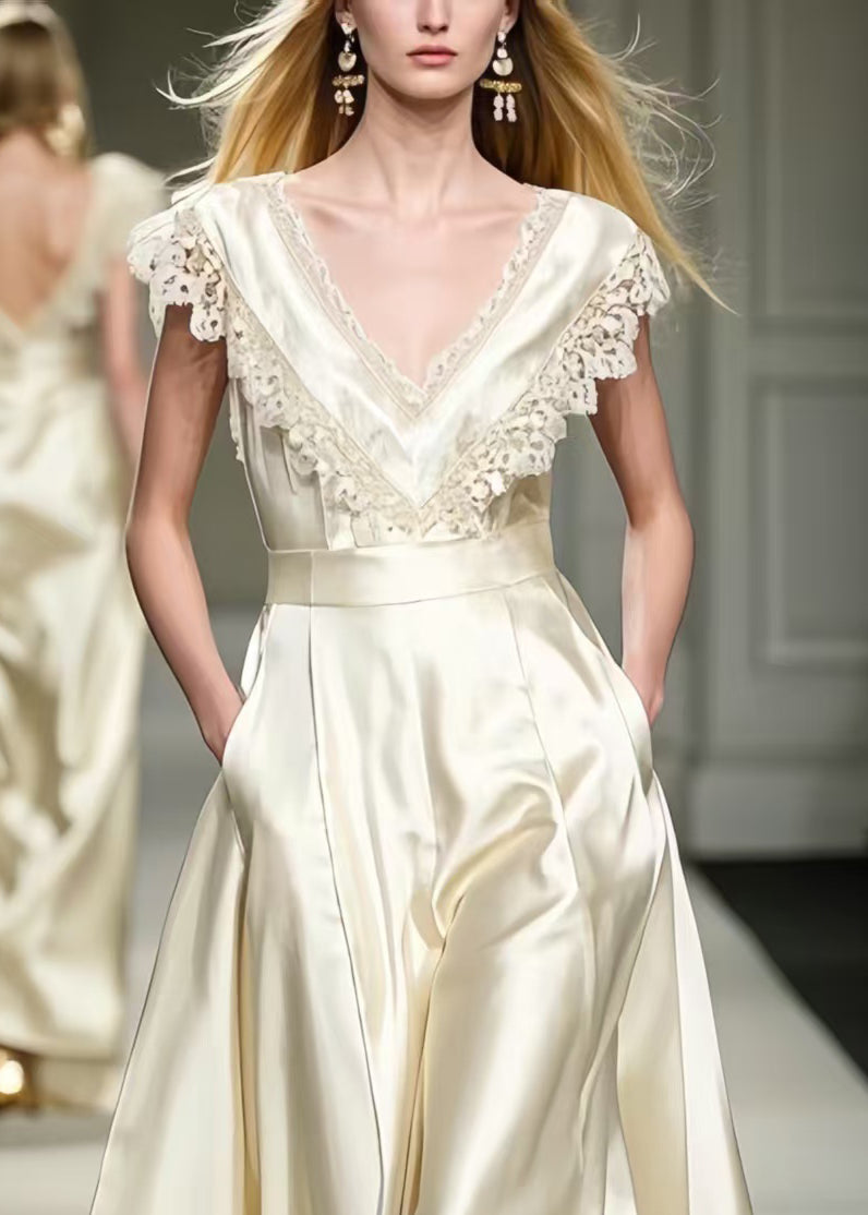 Sophisticated Dress with a Clean Classic Look