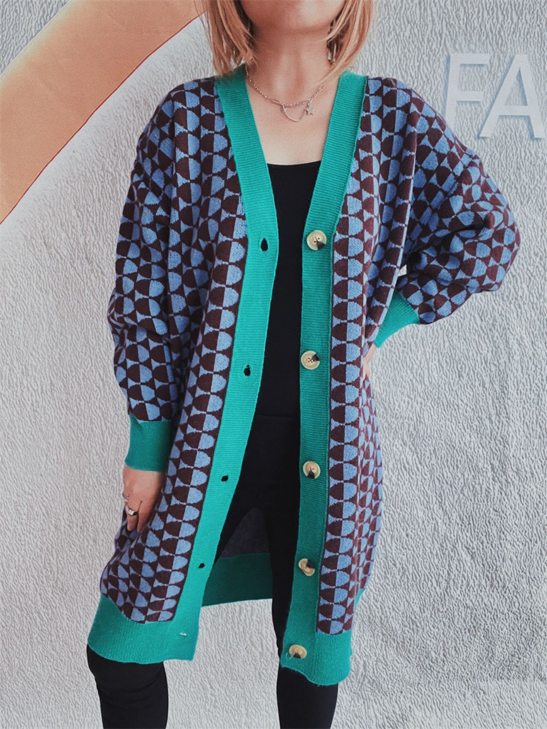 Effortlessly Elegant Cardigan with a Timeless Design